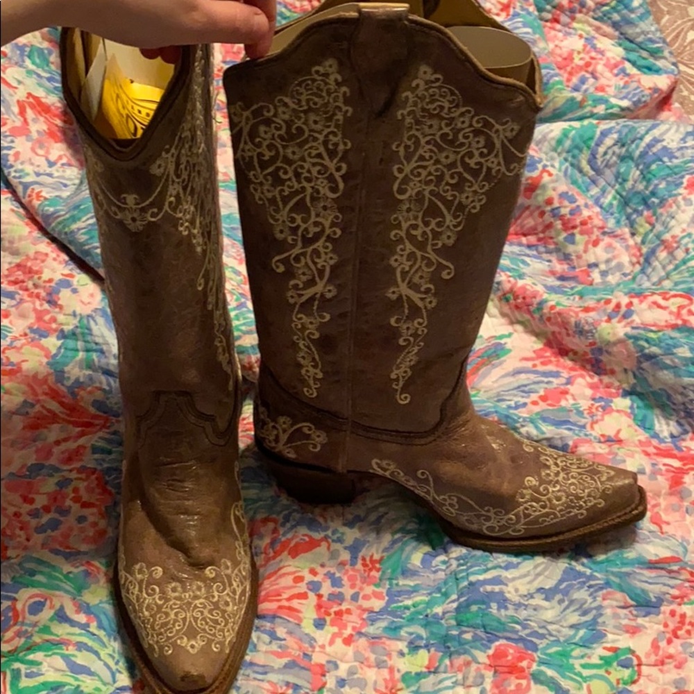 Corral cowboy boots